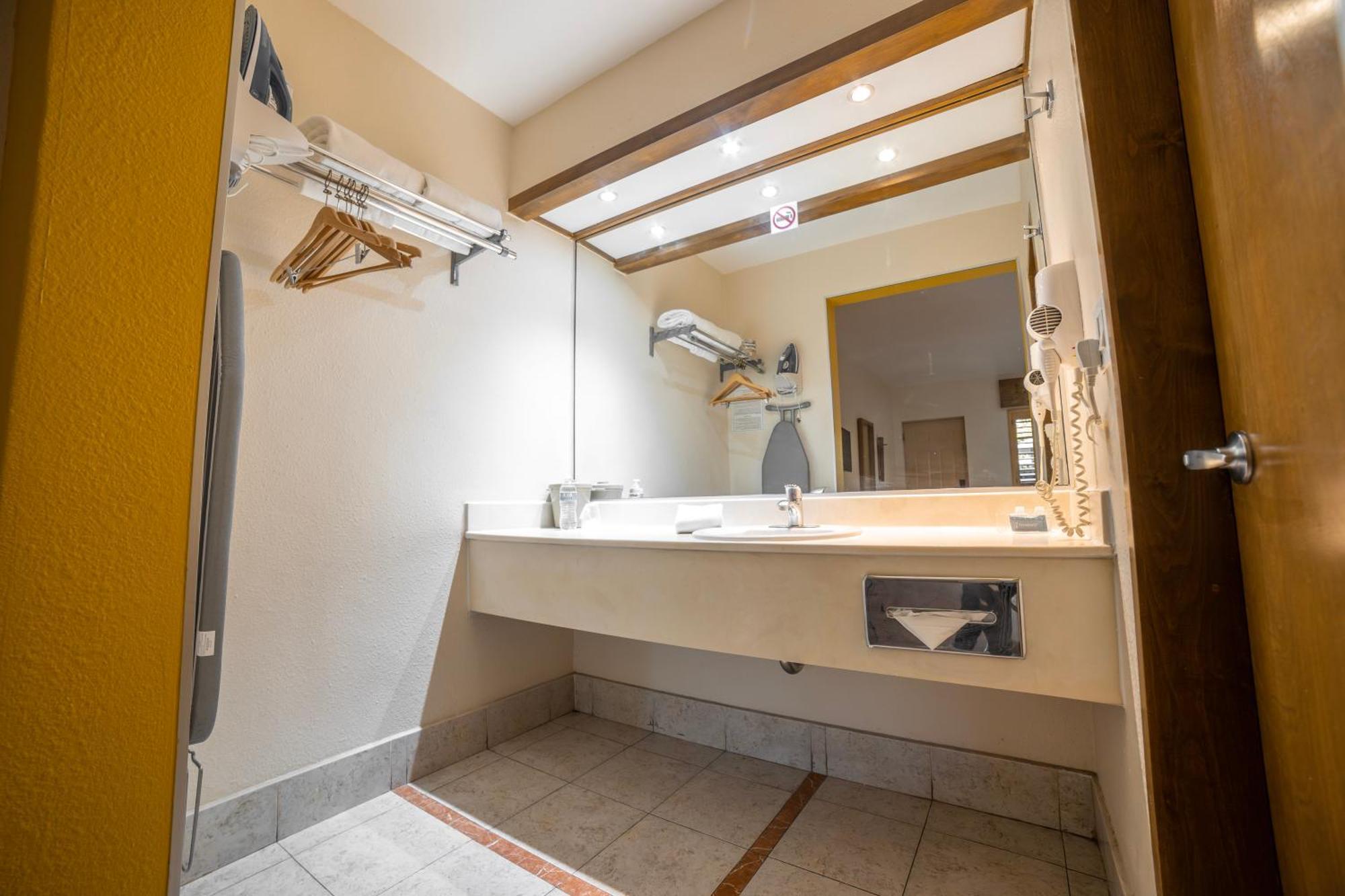 Hotel Colonial Mexicali Ngoại thất bức ảnh