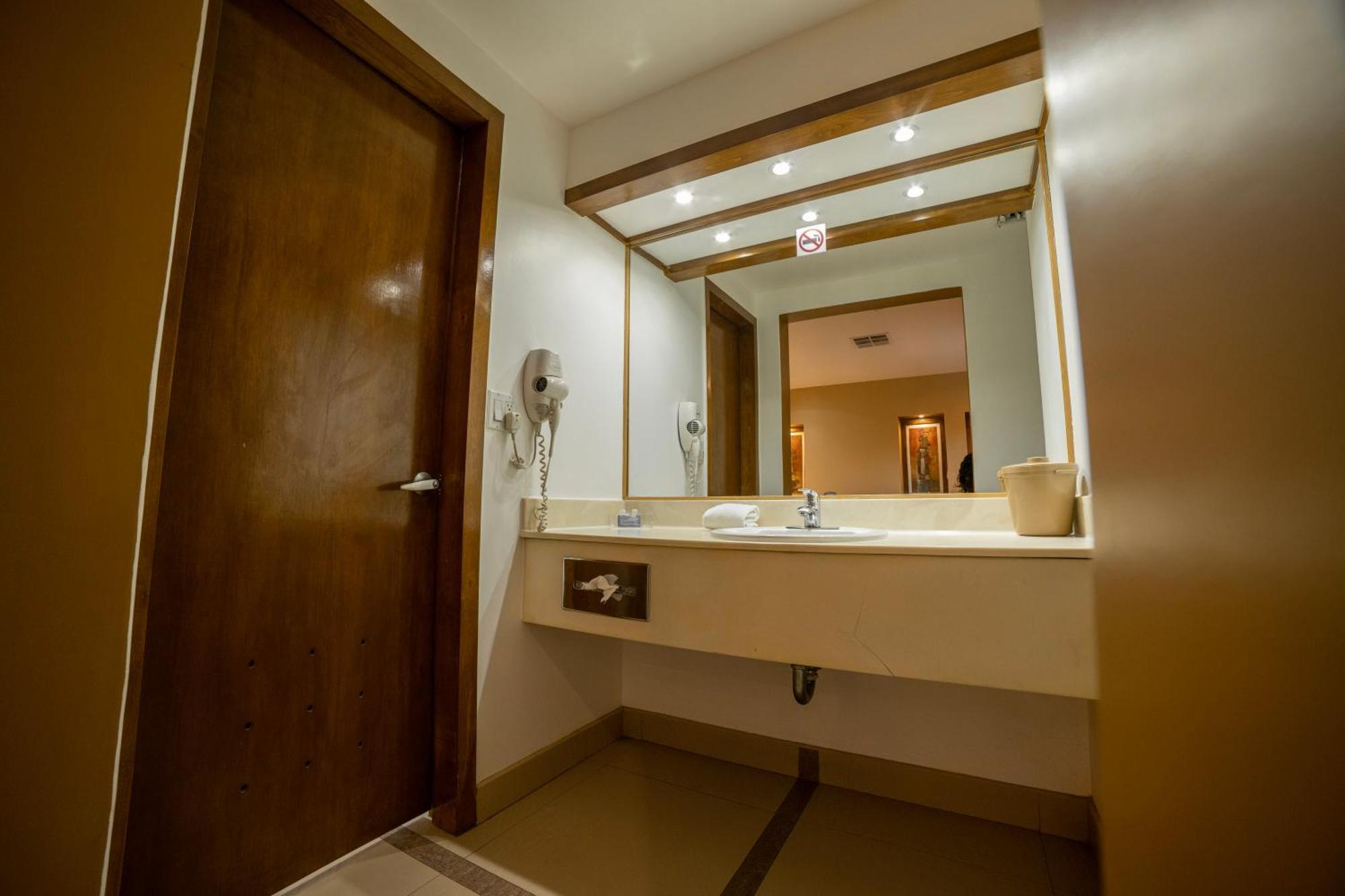 Hotel Colonial Mexicali Ngoại thất bức ảnh